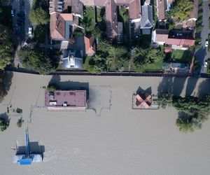 Fala kulminacyjna dociera do stolicy! Orban zapewnia, że wszystko pod kontrolą