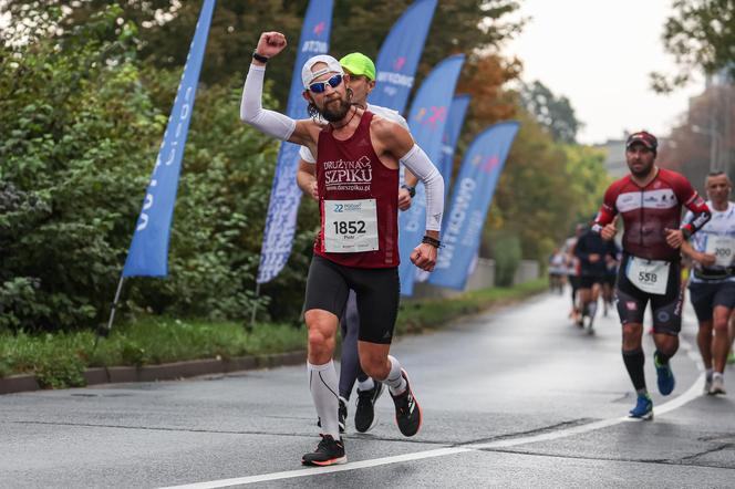 22. Poznań Maraton za nami. Tysiące biegaczy na ulicach Poznania 