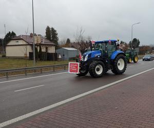 Trwa protest rolników w woj. lubelskim. Blokady są w wielu miejscach w regionie [DUŻO ZDJĘĆ]