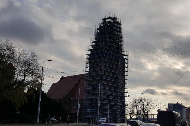 Wieżyczka katedry została zdemontowana.