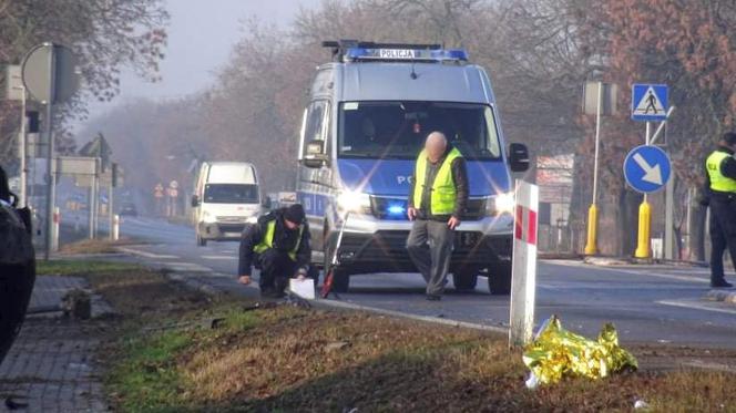 Policjanci dachowali nieznakowanym BMW! Dwóch funkcjonariuszy w szpitalu
