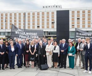 Miesięcznica smoleńska 2025. Kaczyński nie przebiera w słowa, mówi o zbrodni