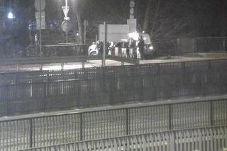 Najpierw zabrał się za gitarę, potem skopał saksofon. Wszystko nagrała kamera