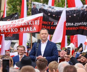 Zwolennicy Rafała Trzaskowskiego na Wielkim Marszu za Polską. Interweniowała policja