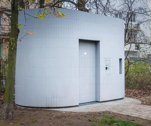 Toaleta publiczna w Warszawie za milion złotych! Stanie w ursynowskim parku 