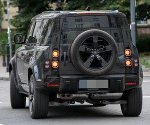 Agnieszka Woźniak-Starak zamieniła eko elektryczna Teslę na potężnego Defendera za 400 tyś.