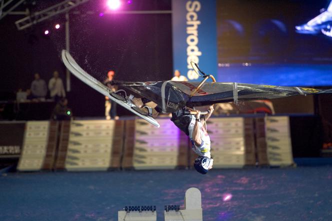 Windsurfing na hali podczas targow London Boat Show - fot. mat. prasowe organizatorow (9)