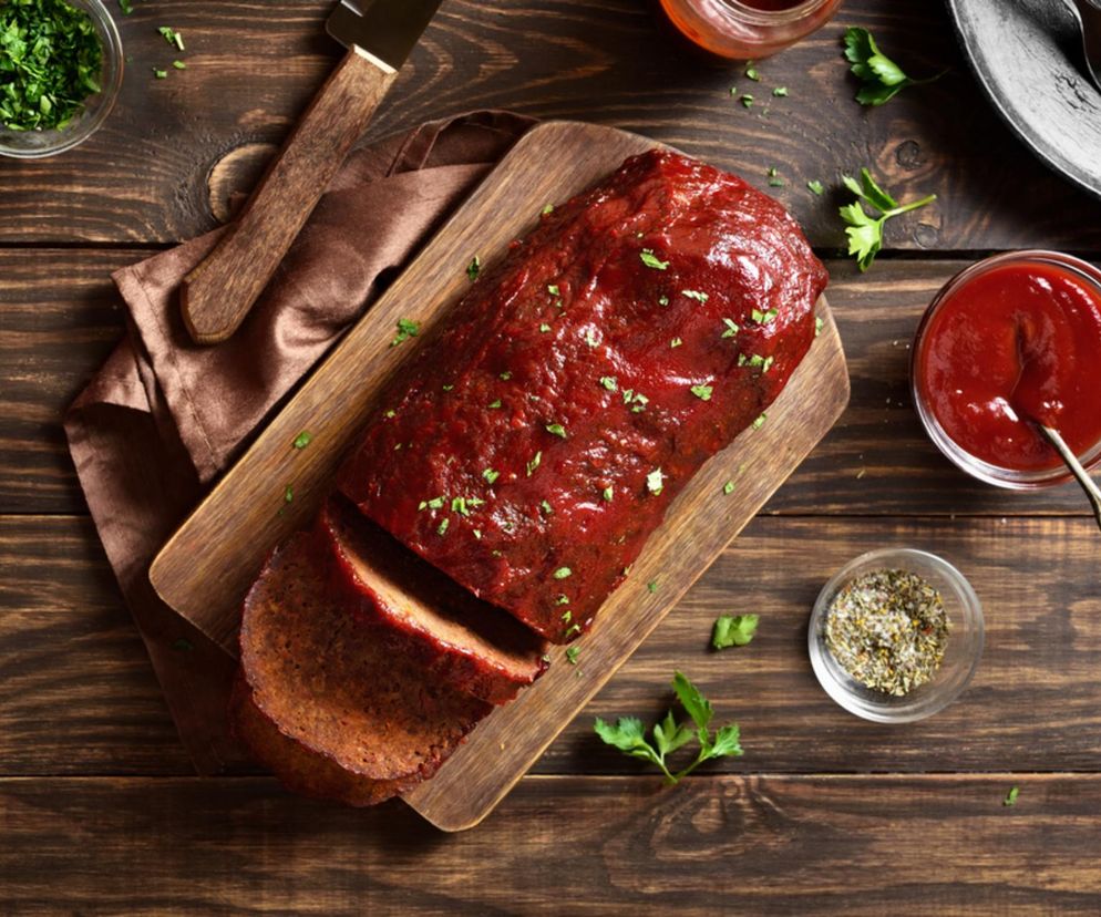 Pieczeń mięsna w zupełnie nowej odsłonie. Wypełniona po brzegi dodatkami