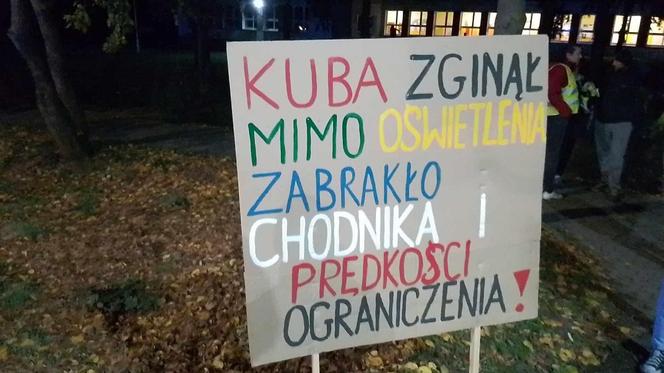 Protest na DK nr 80 po wypadku, w którym zginął 15-letni Kuba. Mieszkańcy zablokowali drogę