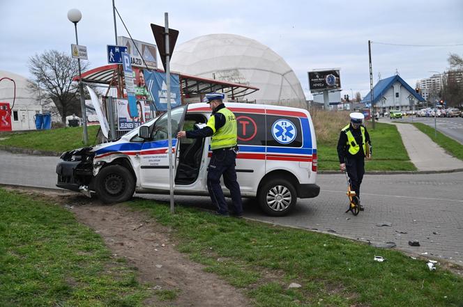 Wypadek karetki w Szczecinie