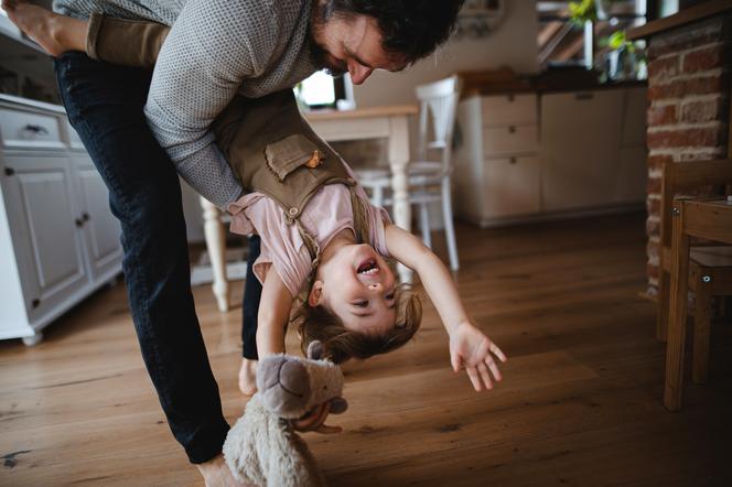 7 rzeczy, których matka dziecka oczekuje od jego ojca. Zrób przynajmniej 3 z nich, a urośniesz w jej oczach