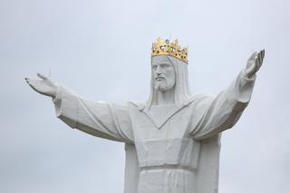 Anteny telefonii komórkowej w koronie statui Chrystusa w Świebodzinie