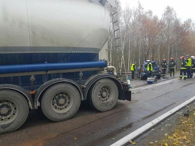 Cysterna zderzyła się z osobówką