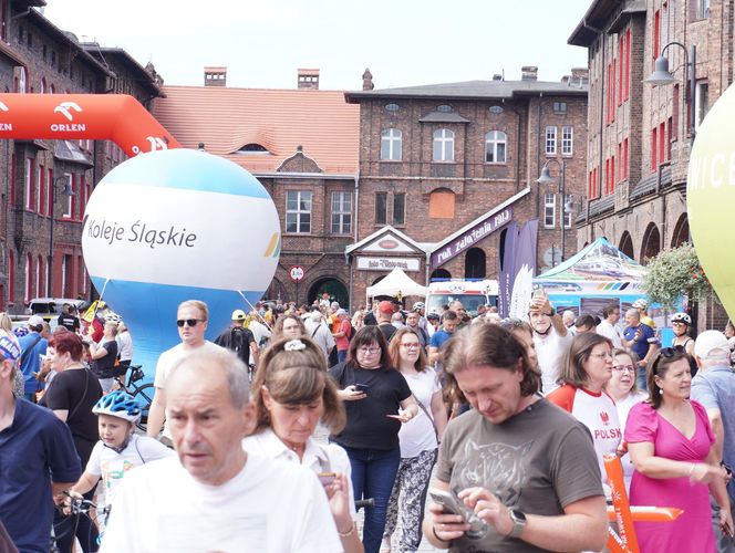Tour de Pologne 2025. Start w Katowicach Nikiszowcu