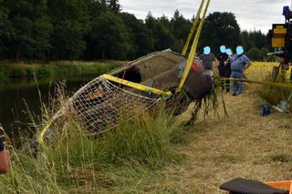 Jechał po traktory, znaleźli go w rzece