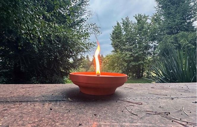 Ekologiczne znicze nagrobne – ceramiczny zalewany Kalia (oferowany na Allegro.pl/BlaskBeskidu)