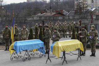 Lwów: Odbyły się pierwsze pogrzeby ukraińskich żołnierzy poległych w wojnie z Rosją [ZDJĘCIA, WIDEO]