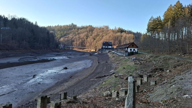 Wielka awaria na tamie w Zagórzu Śląskim. Tauron podjął decyzję o osuszeniu zbiornika Lubachów 