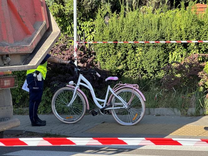 Wypadek w Wesołej. Matka i 9-letnia córka potrącone przez tira