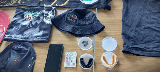 Kibolska burda na osiemnastce. W akcji policja, 5 osób zatrzymanych