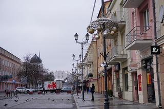 Białystok pod śniegiem. W mieście pojawiły się pierwsze świąteczne ozdoby