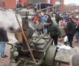 Łódzki Piknik Niepodległościowy. Mieszkańcy świętowali w Manufakturze [ZDJĘCIA]