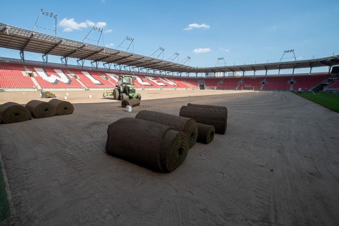 Nowa murawa na stadionie Widzewa