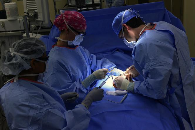 Dzięki nowoczesnej soczewce już trzech pacjentów odzyskało wzrok