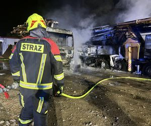 Nocny dramat pod Warszawą. Spłonęły dwie ciężarówki