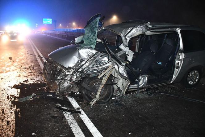 Dramatyczny wypadek w Mławie. Zginął 40-letni kierowca. Policja apeluje o zachowanie ostrożności na drodze