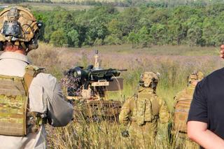 Pojazd bezzałogowy Warfighter z wyrzutnią Javelin