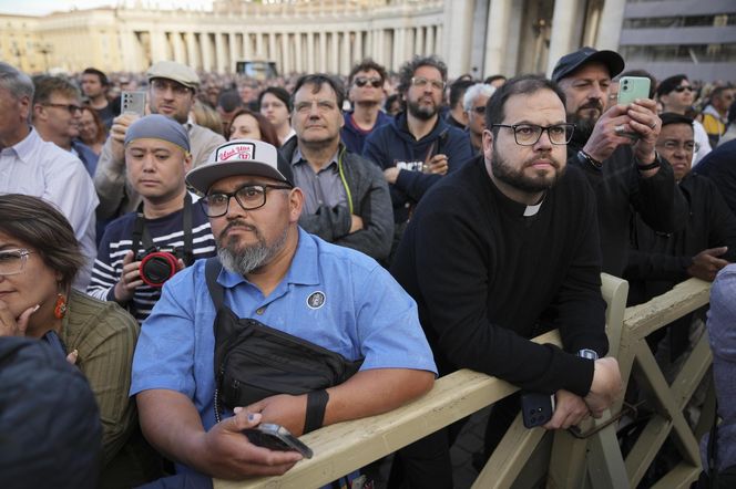 Tłumy na placu św. Piotra