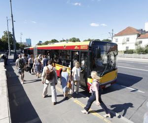Paraliż w Warszawie po pożarze w metrze.