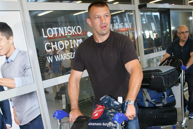 Tomasz Adamek na lotnisku