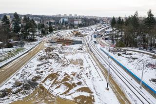 Prace na węźle Łękno są kontynuowane mimo trudnych warunków atmosferycznych