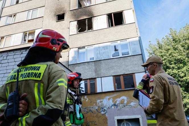 Pożar w bloku w Ostrowie Wielkopolskim. Nie żyje jedna osoba, 10 jest rannych