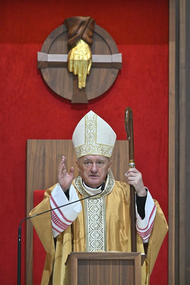 Warszawa żegna papieża Franciszka. Poruszające wpisy w Archikatedrze