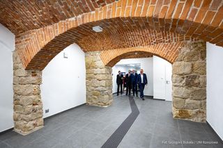 Dworzec Rzeszów Główny gotowy. W środku znalazło się miejsce na kulturę [ZDJĘCIA]