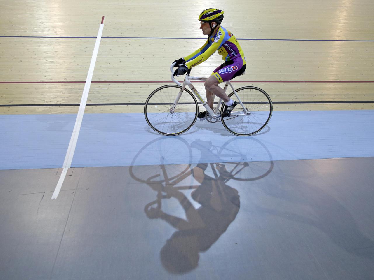 Ma 102 lata i pobił rekord świata na rowerze