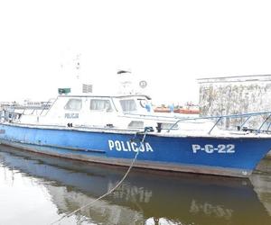 Kiedyś należała do policji, dziś szuka nowego właściciela. Nietypowa łódź na sprzedaż w Gdańsku
