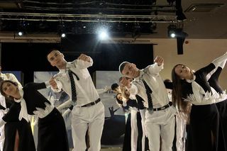 Najdłuższa próba trwała 10 godzin. Takiego poloneza nigdy nie widzieliście. Licealiści z Radomia zrobili wielkie show