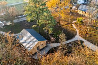 Odbudowa domków fińskich na Polu Mokotowskim