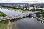 Most runął w ułamku sekundy. Huk obudził mieszkańców w nocy. Tak to mogło wyglądać w Chorzowie