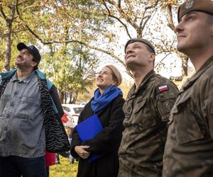 „Dziękujemy” na wieżowcu we Wrocławiu dla służb i wolontariuszy