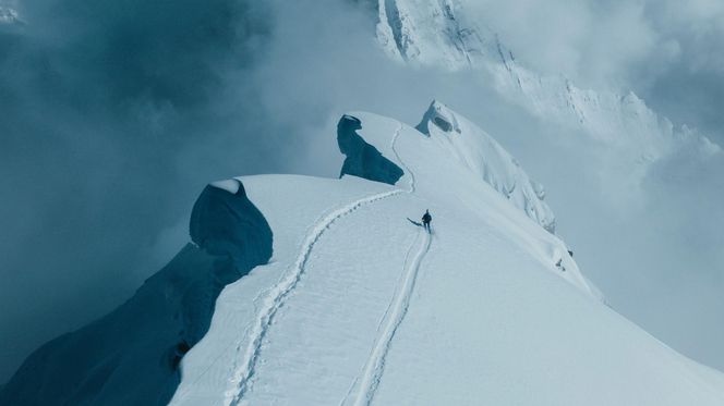 Andrzej Bargiel zjechał na nartach z Mount Everest