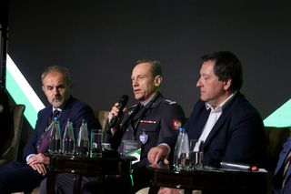  Łączność w sytuacjach kryzysowych i stanach nadzwyczajnych jako fundament  odpornego państwa