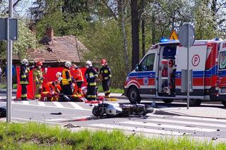 Wypadek w Nowych Żukowicach. Motocyklista ciężko ranny po zderzeniu z samochodem [ZDJĘCIA]