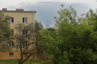 Pożar składowiska w Siemianowicach Śląskich jest widoczny z wielu miast