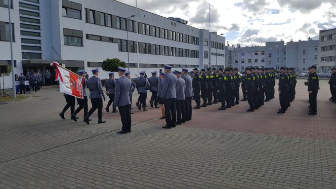 Ślubowanie policjantów w Bydgoszczy. Nasz region zasili 55 nowych funkcjonariusz!