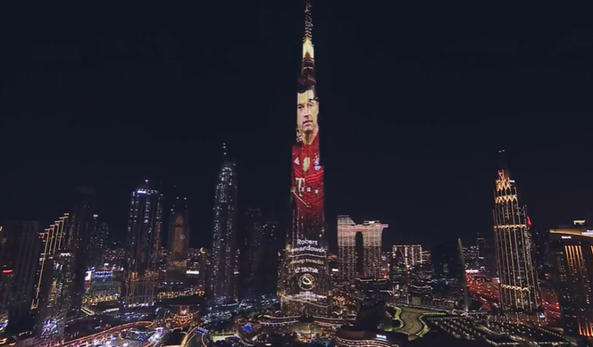 Robert Lewandowski na Burj Khalifa